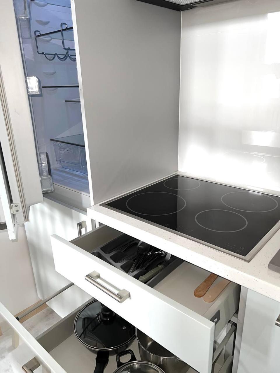 Stylish Apartment In The Centre -By Hik Apartments Varşovia Exterior foto